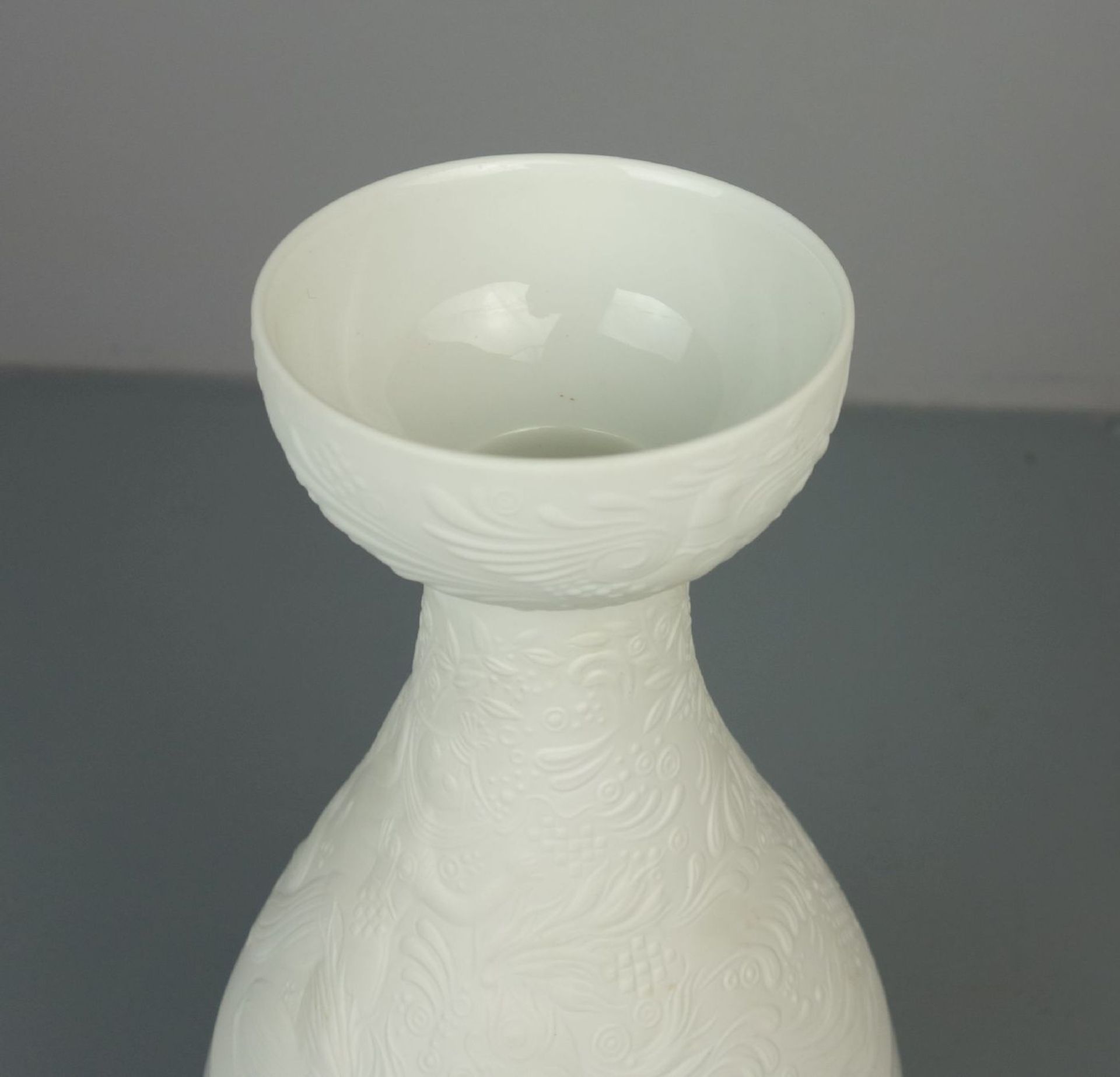 VASE, Weissporzellan, Manufaktur Rosenthal, Marke gültig ab 1957, Entwurf und Modell von Björn - Bild 2 aus 5