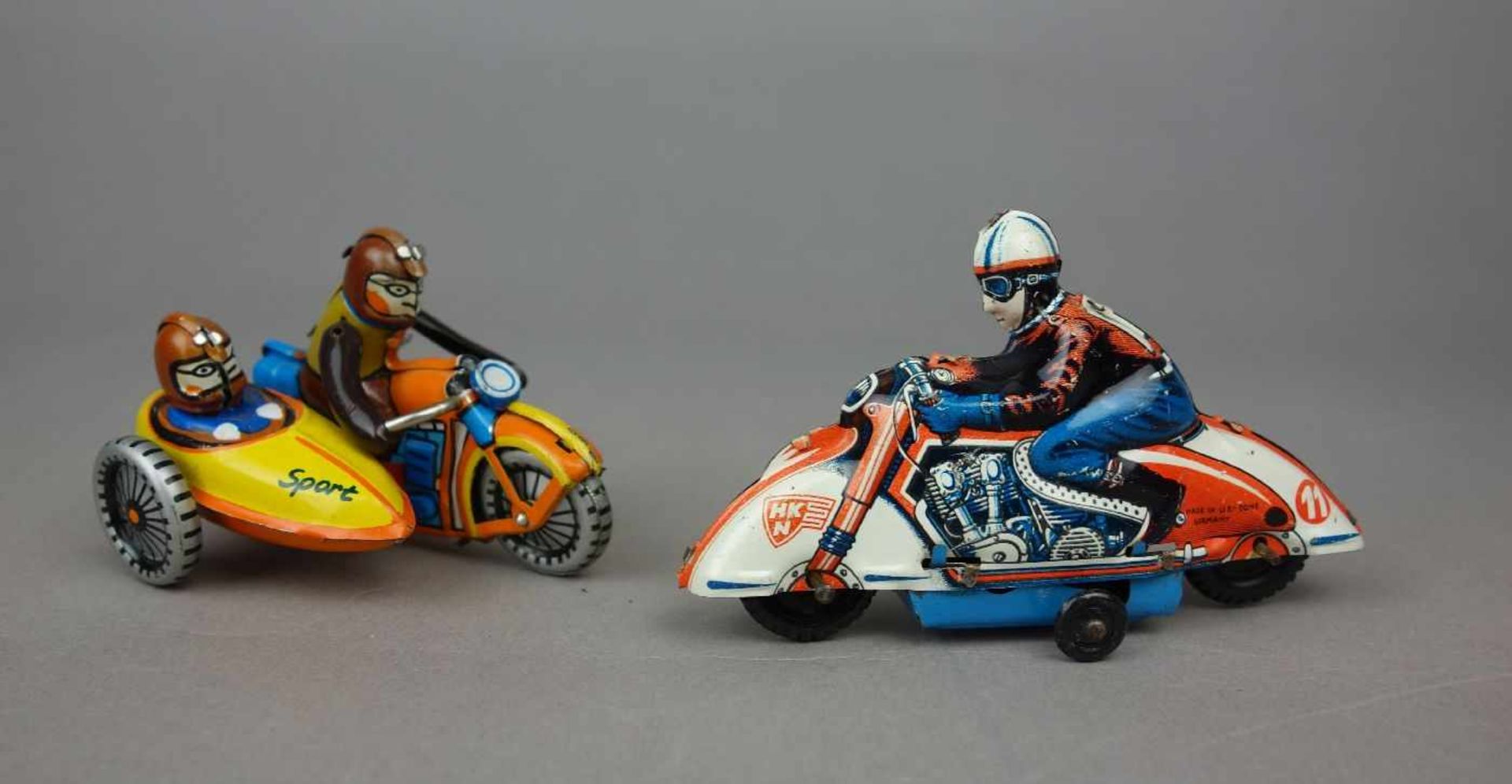 2 BLECHSPIELZEUGE: 1) HUKI MOTORRAD / MOTORRADFAHRER / tin toy bike - sog. PENNY TOY, um 1955,