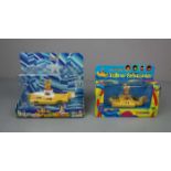 THE BEATLES MERCHANDISE / MEMORABILIA: 2 U-BOOTE "YELLOW SUBMARINE", 2000er Jahre. 1) Auf der