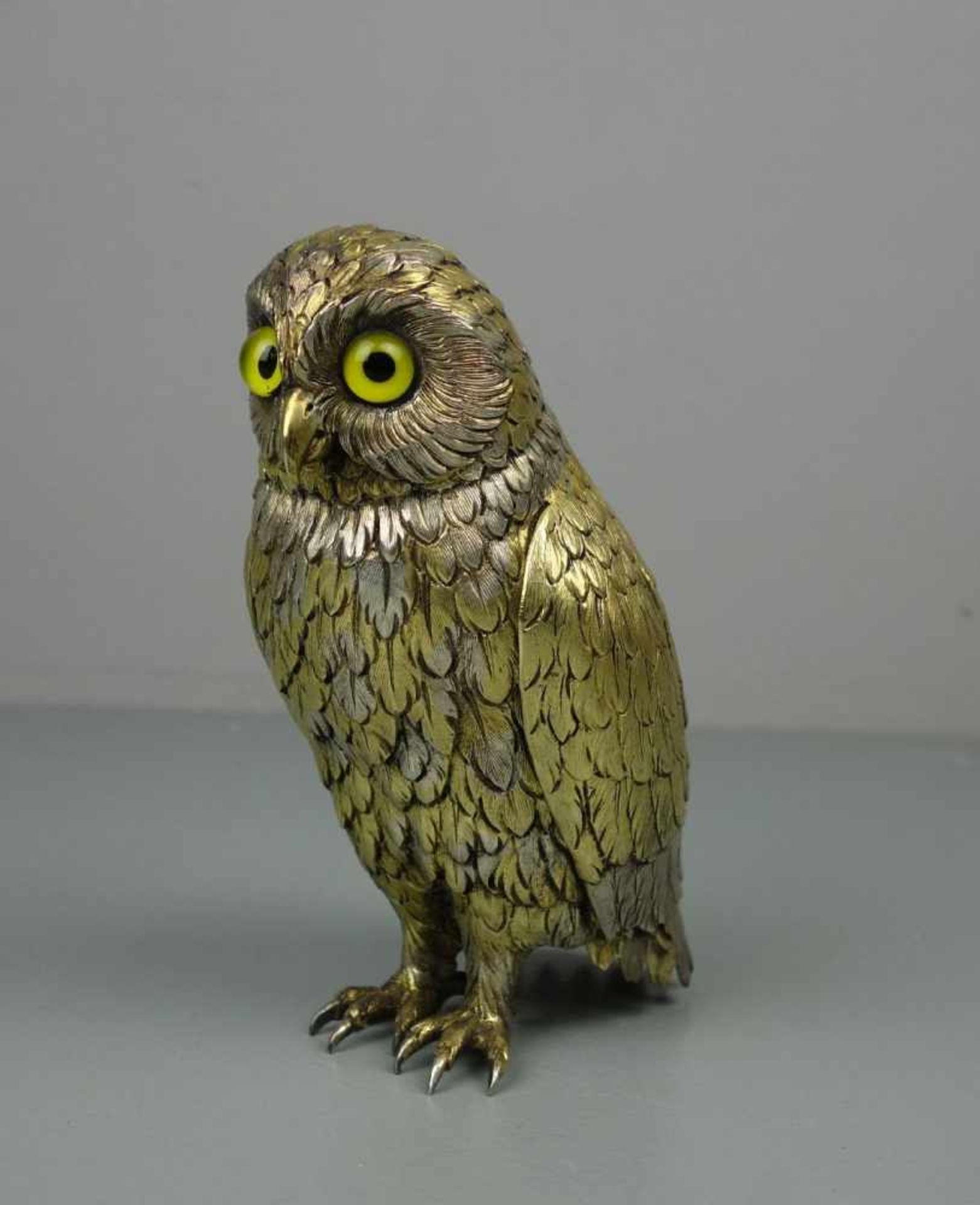 GROSSE SILBERNE VOLLPLASTISCHE EULE / silver owl figure, 20. Jh., 925er Silber, 597 Gramm.