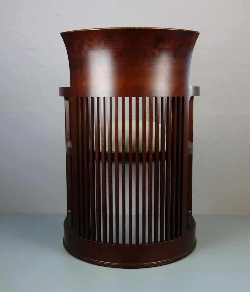 FRANK LLOYD WRIGHT (Richland Center, Wisconsin 1867-1959 Phoenix, Arizona), 8 Barrel Chairs / - Image 3 of 4