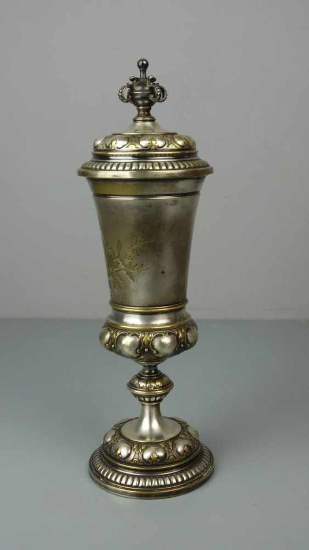 JUDAICUM / WMF DECKELPOKAL / BUCKELPOKAL MIT DAVIDSTERN UND WIDMUNG, WMF - Württembergische - Image 3 of 7