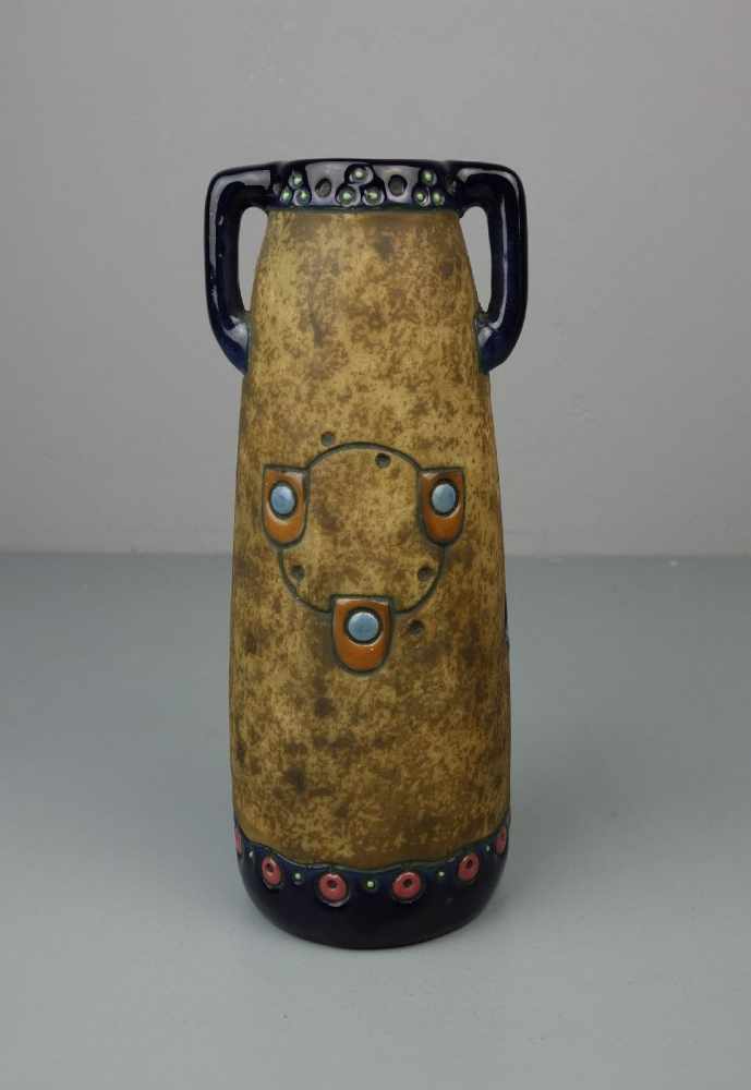 JUGENDSTIL KERAMIKVASE MIT EULENDEKOR / art nouveau vase, um 1900, Keramik (heller Scherben), - Bild 3 aus 6