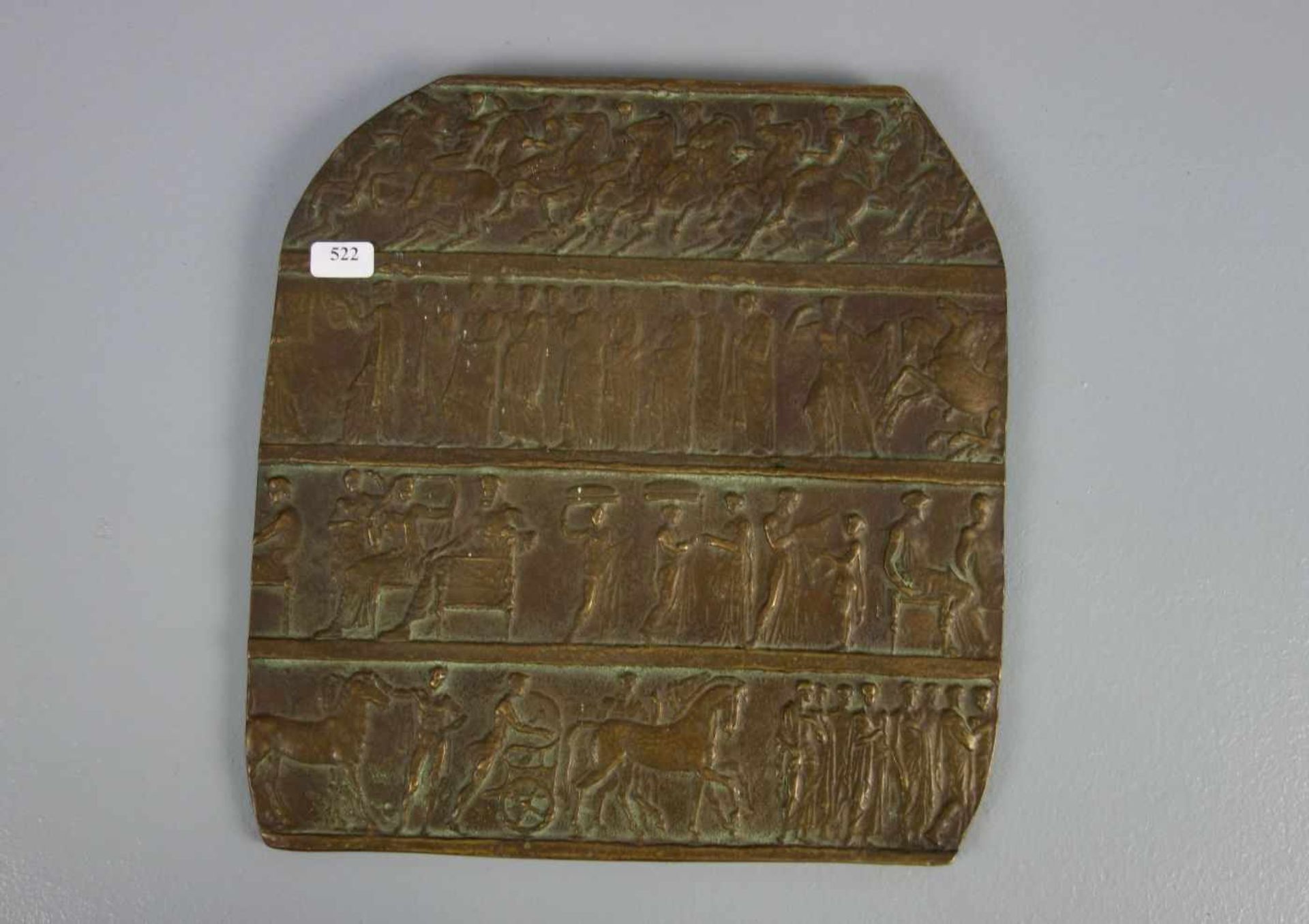 BRONZERELIEF mit einer Zusammenschau antiker Motive, zusammengestellt von JOHANN GOTTFRIED