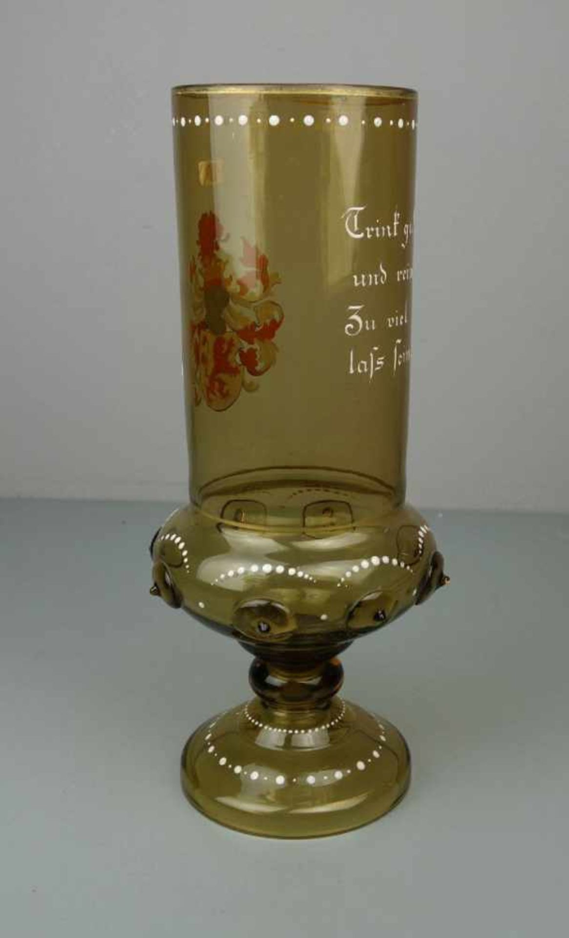 HISTORISMUS-POKAL MIT WAPPEN / GROSSER FUSSBECHER, honigfarbenes Glas ohne Manufakturbezeichnung, - Bild 5 aus 10