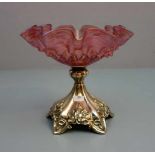 SCHALE / FUSSSCHALE mit versilberter Metallmontur / bowl on a stand, um 1900. Aufgewölbter,