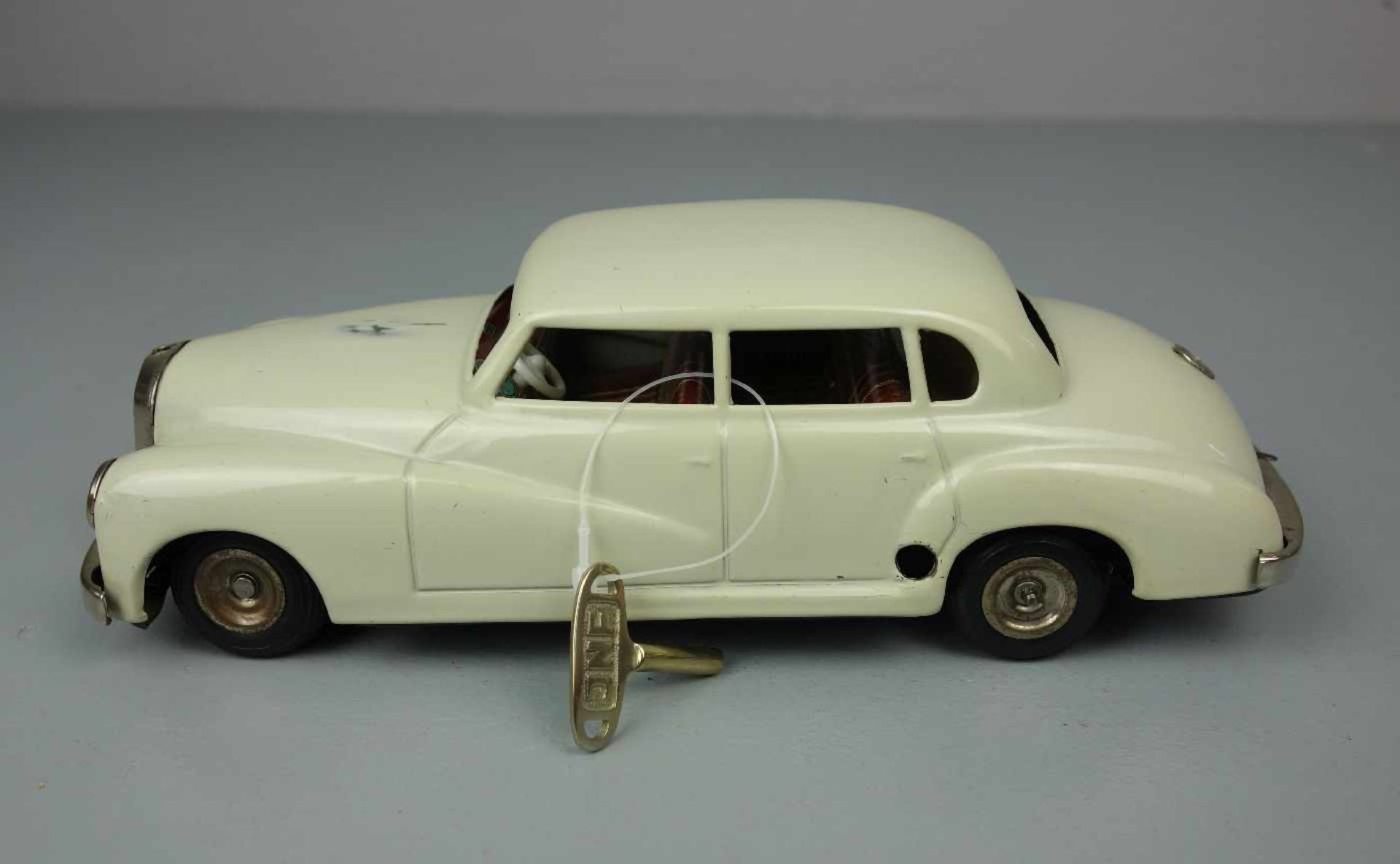 BLECHSPIELZEUG / FAHRZEUG: M300 Mercedes / tin toy car, Manufaktur JNF Neuhierl, 1950er Jahre, - Bild 4 aus 8