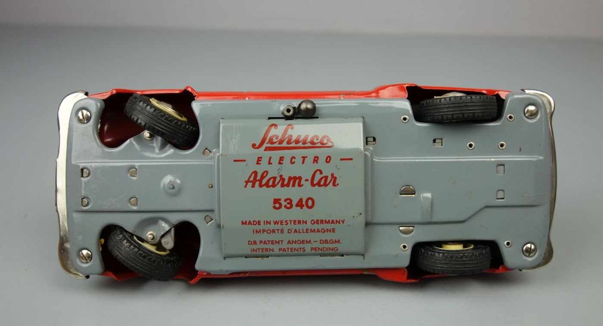 BLECHSPIELZEUG / FAHRZEUG: Polizeiauto / Alarm-Car 5340 / tin toy police car, Manufaktur Schuco - - Bild 6 aus 7