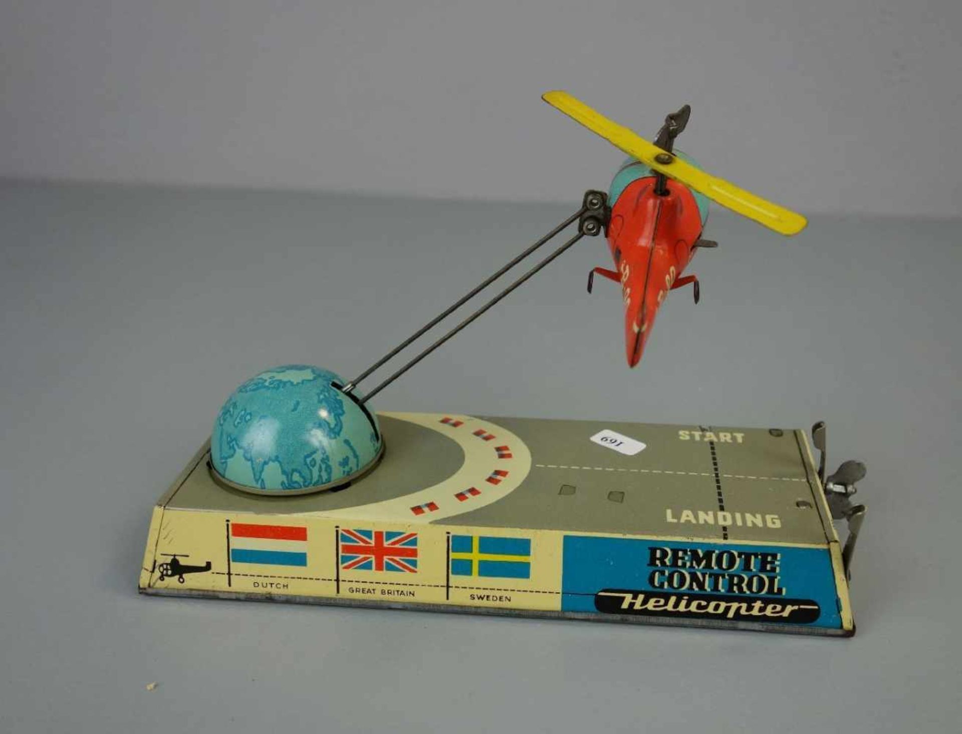 BLECHSPIELZEUG: REMOTE CONTROL HELICOPTER / tin toy, Mitte 20. Jh., Manufaktur Biller, Blech, - Bild 4 aus 5