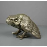 GROSSE SILBERNE VOLLPLASTISCHE EULE / silver owl figure, 20. Jh., 835er Silber, 798 Gramm. Gemarkt