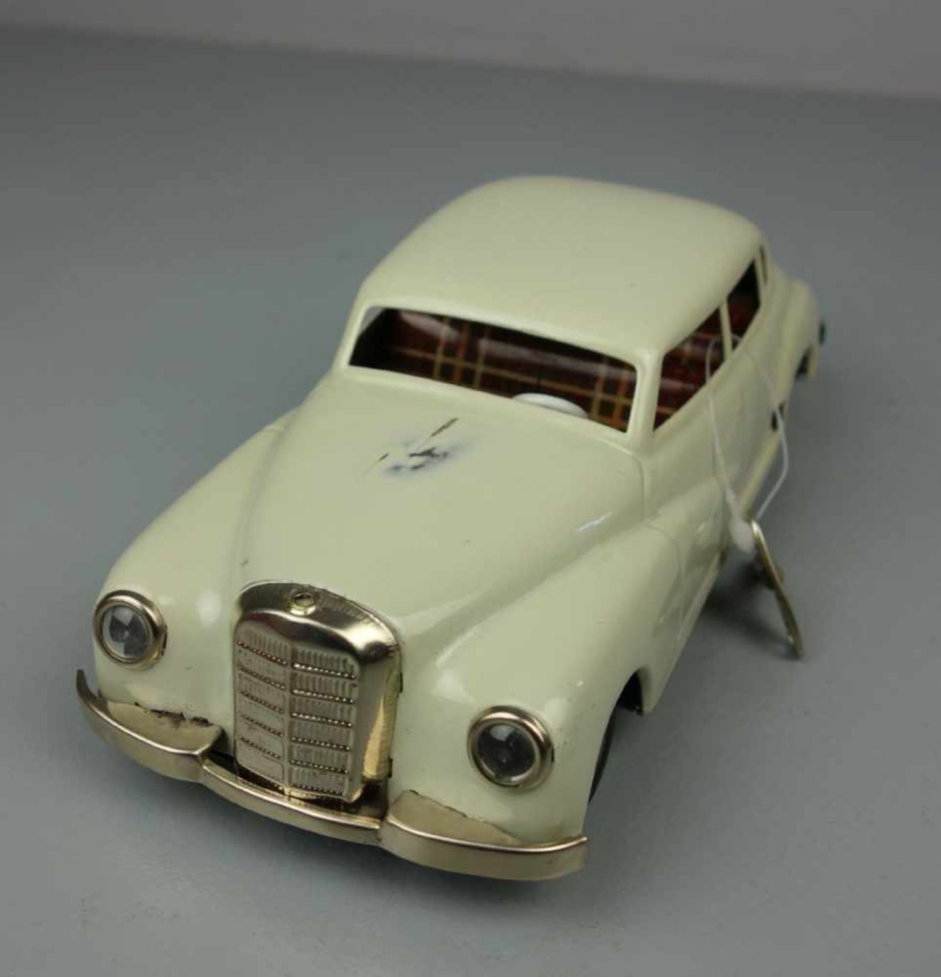 BLECHSPIELZEUG / FAHRZEUG: M300 Mercedes / tin toy car, Manufaktur JNF Neuhierl, 1950er Jahre, - Bild 3 aus 8