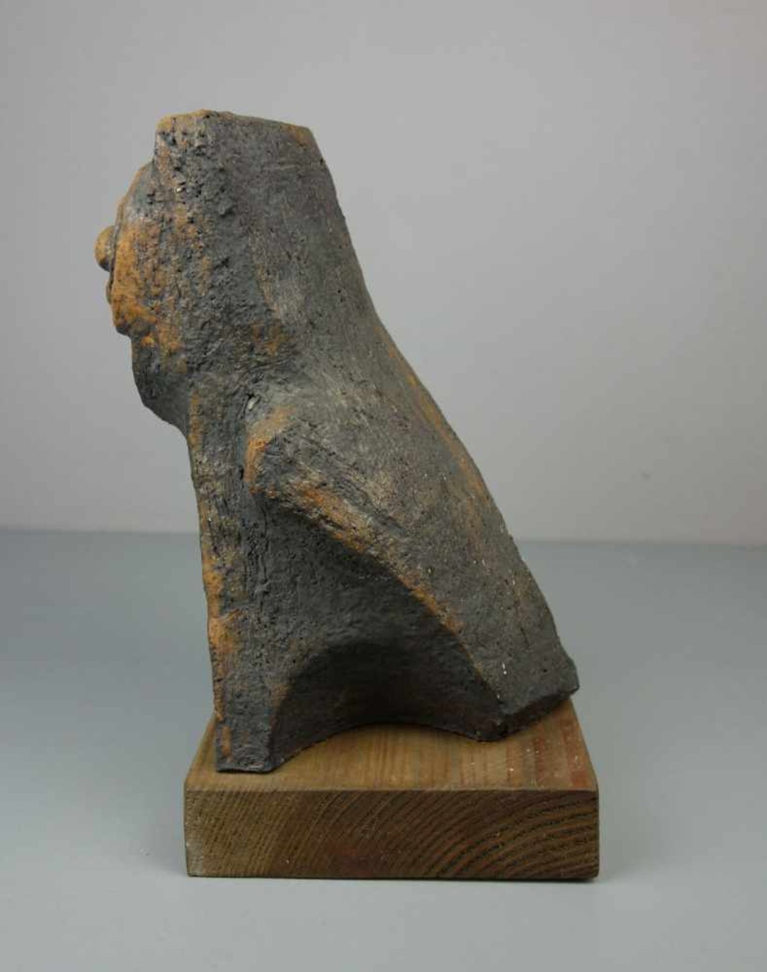 HOFFMANN, HERMANN (geb. 1922), Skulptur / owl sculpture: "Eule", Westerwälder Ton / Westerwälder - Image 2 of 7