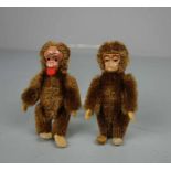 MINIATUR BLECHSPIELZEUG-TIERE: 2 Affen / tin toy apes, 20. Jh., Manufaktur Schuco / Nürnberg, Mohair