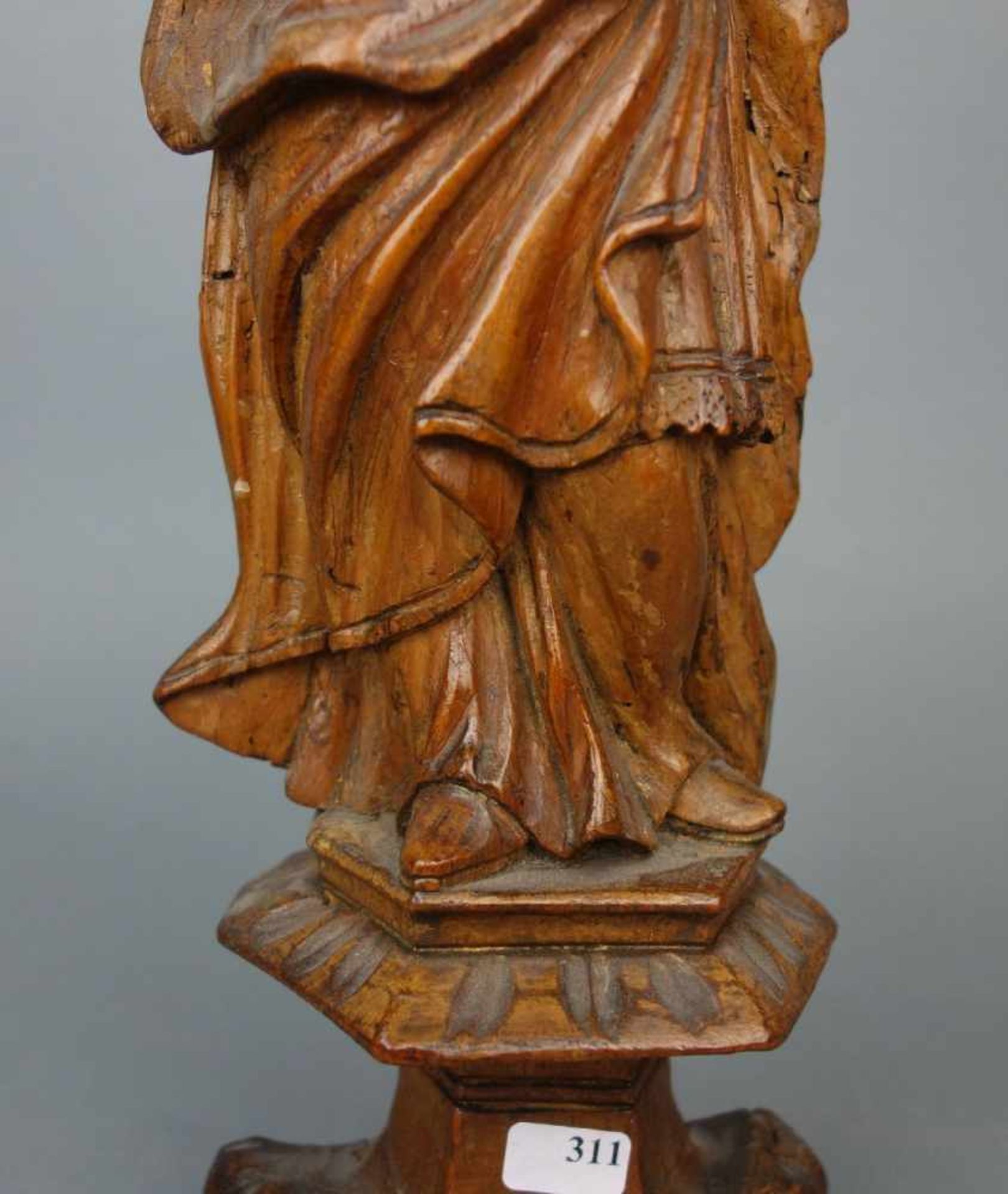 BAROCKE SKULPTUR / HEILIGENFIGUR: WEIBLICHE HEILIGE / baroque saint sculpture, Holz, dreiansichtig - Image 3 of 10