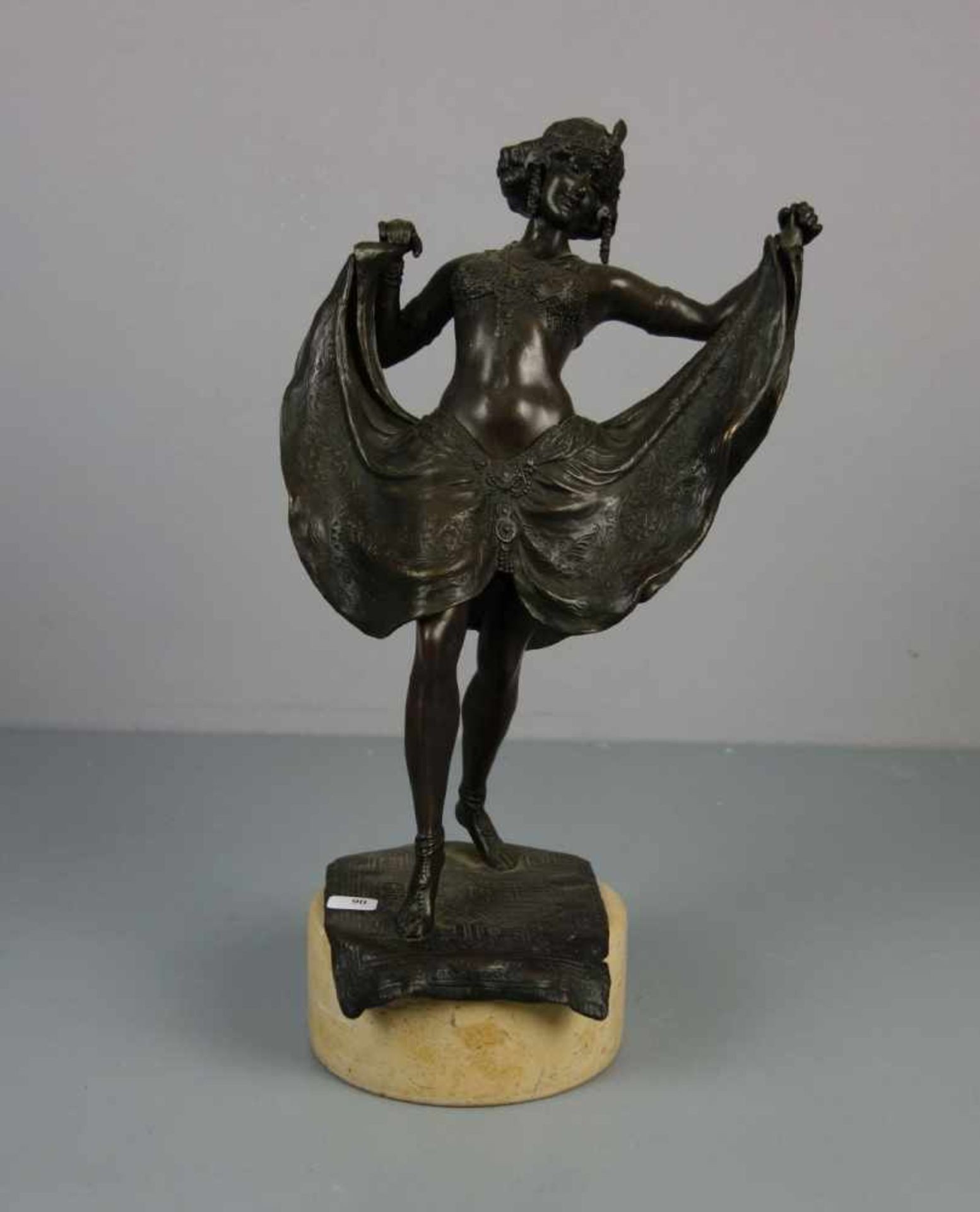 ANONYMUS (Bildhauer des 20. Jh.), Skulptur / sculpture: "Orientalische Tänzerin / Odaliske", - Image 2 of 6