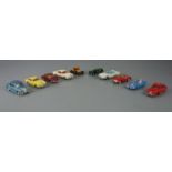 BLECHSPIELZEUG / FAHRZEUGE: Konvolut Autos / Modellfahrzeuge - 10 Stück / tin toy cars, 2. H. 20.