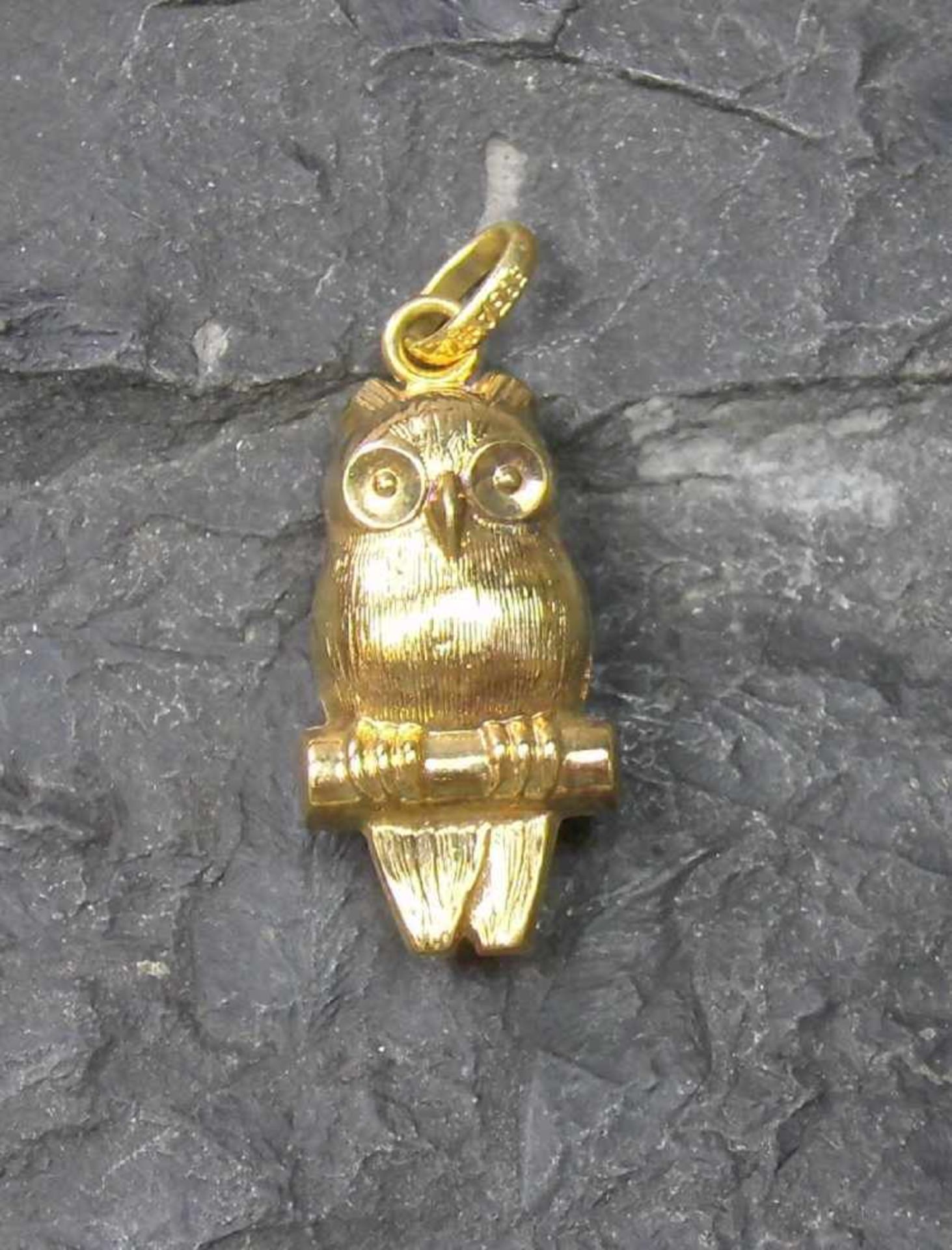 FIGÜRLICHER ANHÄNGER EULE / golden owl pendant, 20. Jh., 585er Gelbgold-Anhänger (1,8 g), gemarkt - Image 4 of 4