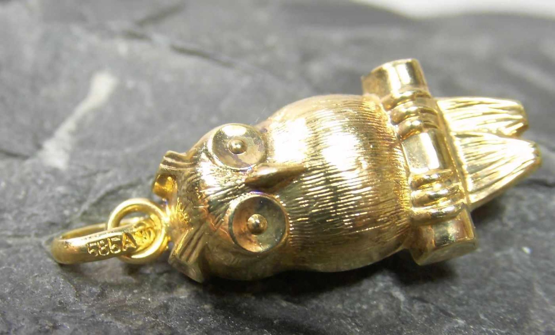 FIGÜRLICHER ANHÄNGER EULE / golden owl pendant, 20. Jh., 585er Gelbgold-Anhänger (1,8 g), gemarkt - Image 3 of 4