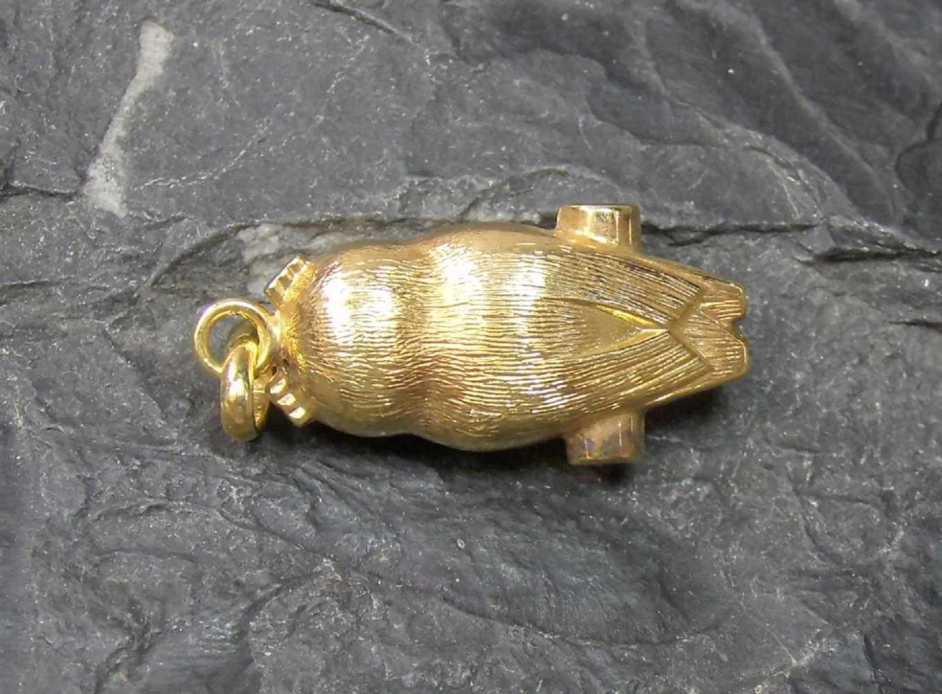 FIGÜRLICHER ANHÄNGER EULE / golden owl pendant, 20. Jh., 585er Gelbgold-Anhänger (1,8 g), gemarkt - Image 2 of 4
