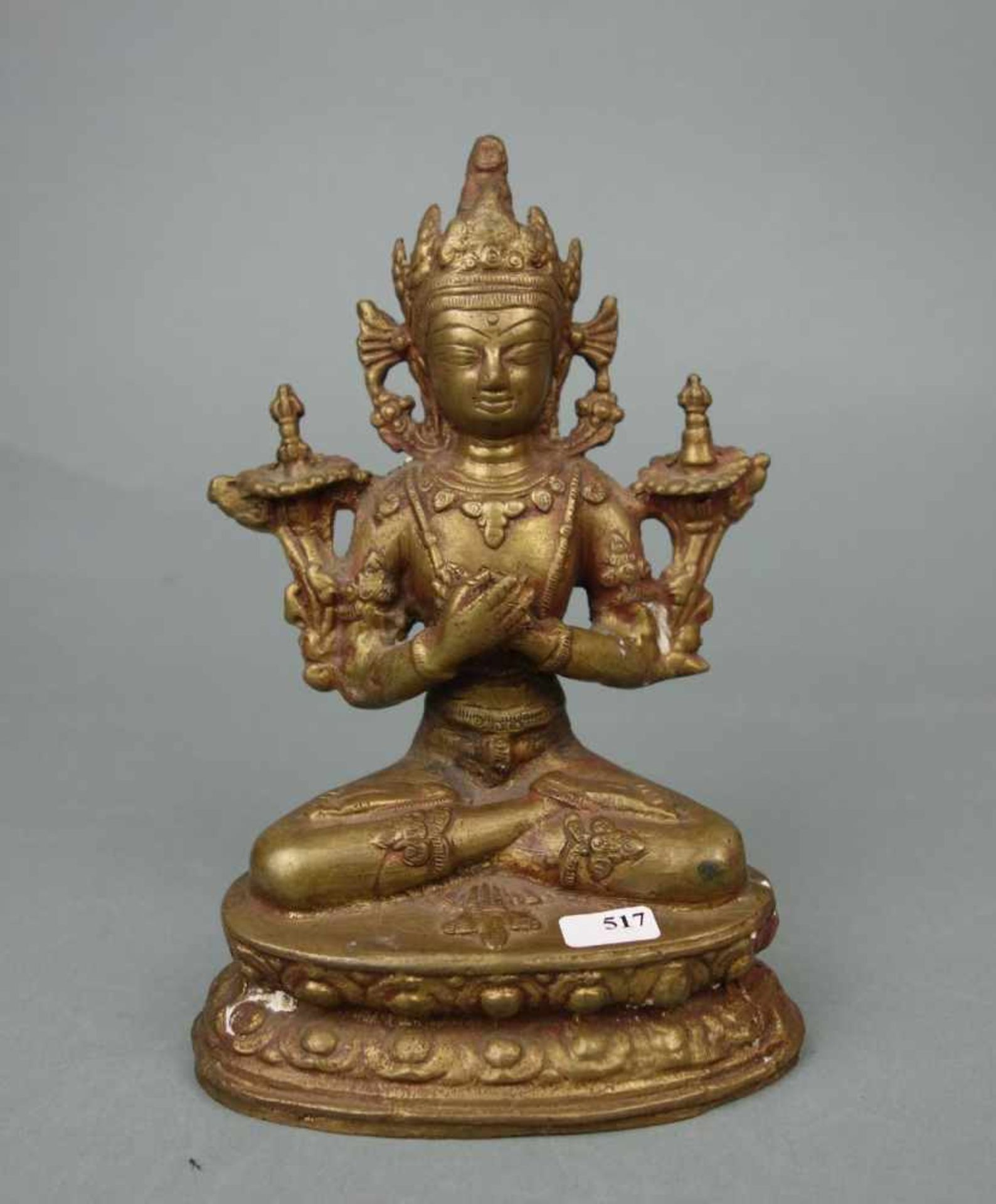 SKULPTUR: BUDDHA, Bronze - Gelbguss, Südostasien. Auf stilisiertem Lotusthron sitzender Buddha mit