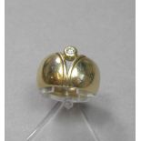 MASSIVER RING, 585er Gelbgold (12,8 g), besetzt mit einem Brillanten von 0,1 ct.; Ring-Gr. 55;