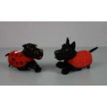 ZWEI BLECHSPIELZEUGE: 2 x SCHUCO TIPPY 990 / GLÜCKSHUNDE / TERRIER / two tin toy dogs, Mitte 20.