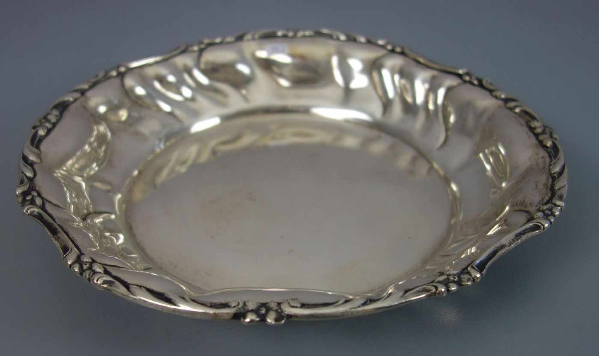 SILBERNE SCHALE / silver bowl, 800er Silber (625 g), gepunzt mit Halbmond, Krone, Feingehaltsangabe, - Image 2 of 3
