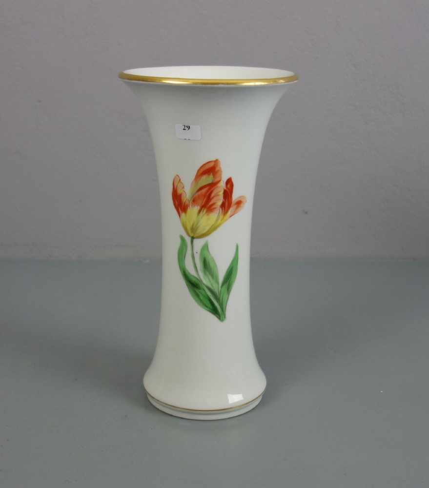 VASE, Porzellan, Manufaktur Meissen, unterglasurblaue Schwertermarke mit oberem Punkt, Marke 1924-