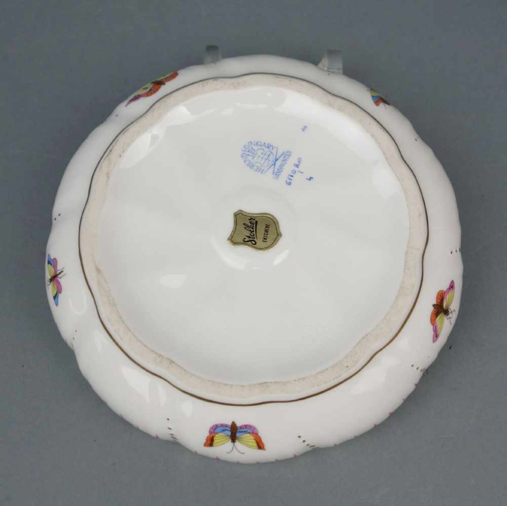 DECKELDOSE / porcelain box, Porzellan, Manufaktur Herend / Ungarn. Gedrückte Kugelform mit - Bild 6 aus 6