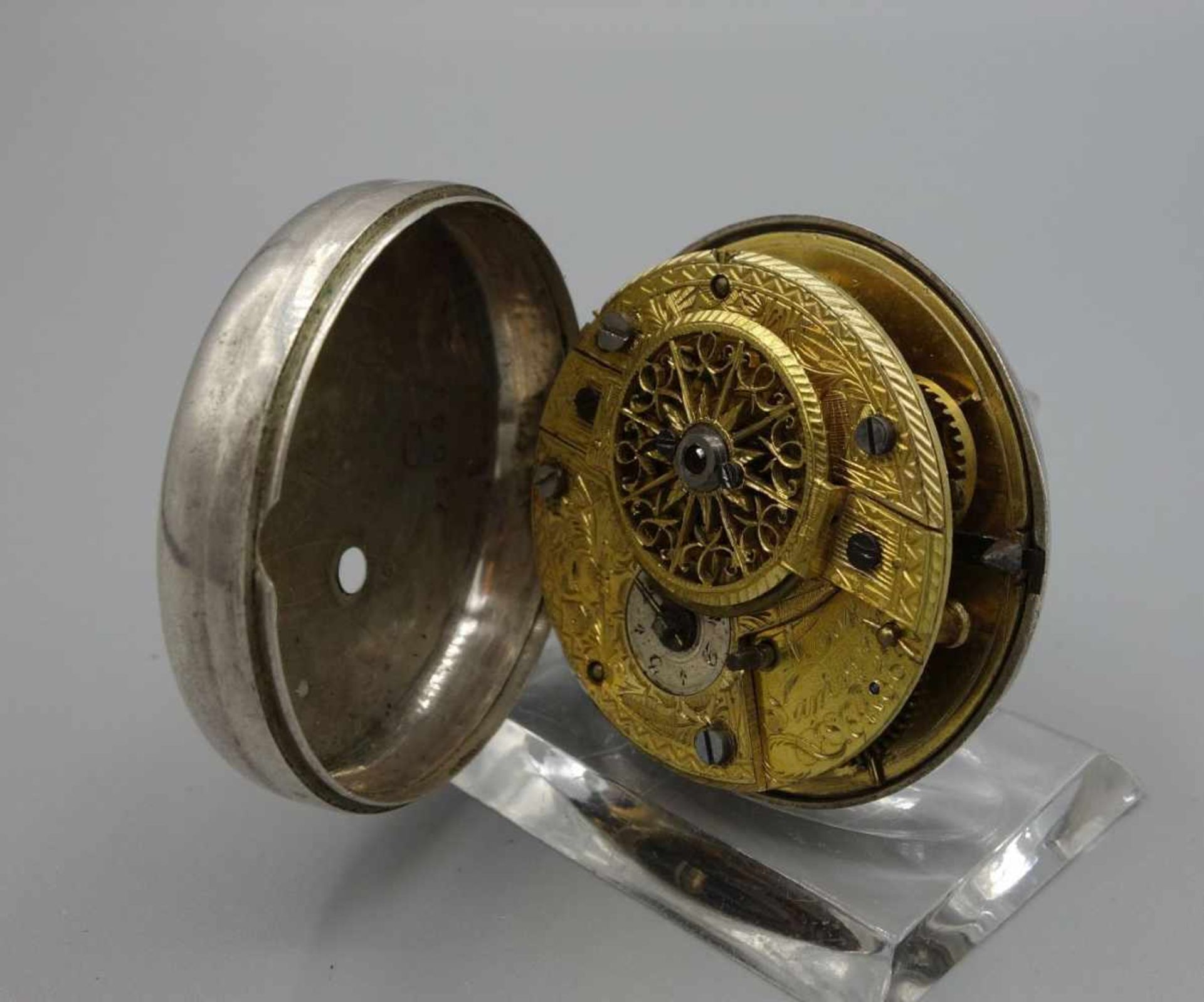 SPINDELTASCHENUHR MIT ÜBERGEHÄUSE / TASCHENUHR / pocket watch, 19. Jh., England, Schlüsselaufzug ( - Image 6 of 9