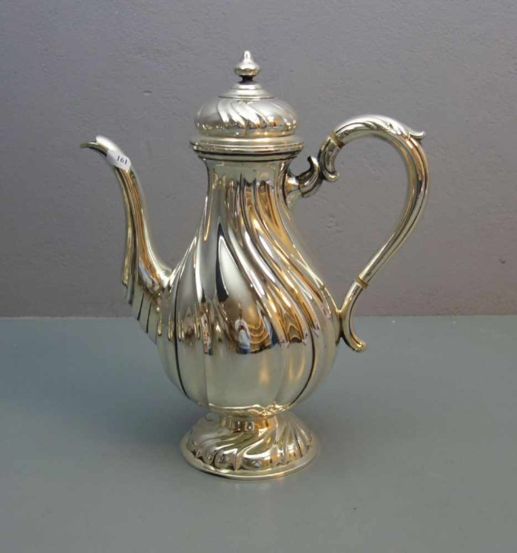 SILBER-KAFFEEKANNE / coffee pot, 20. Jh., 830er Silber (677 Gramm), Manufaktur Wilkens & Söhne /