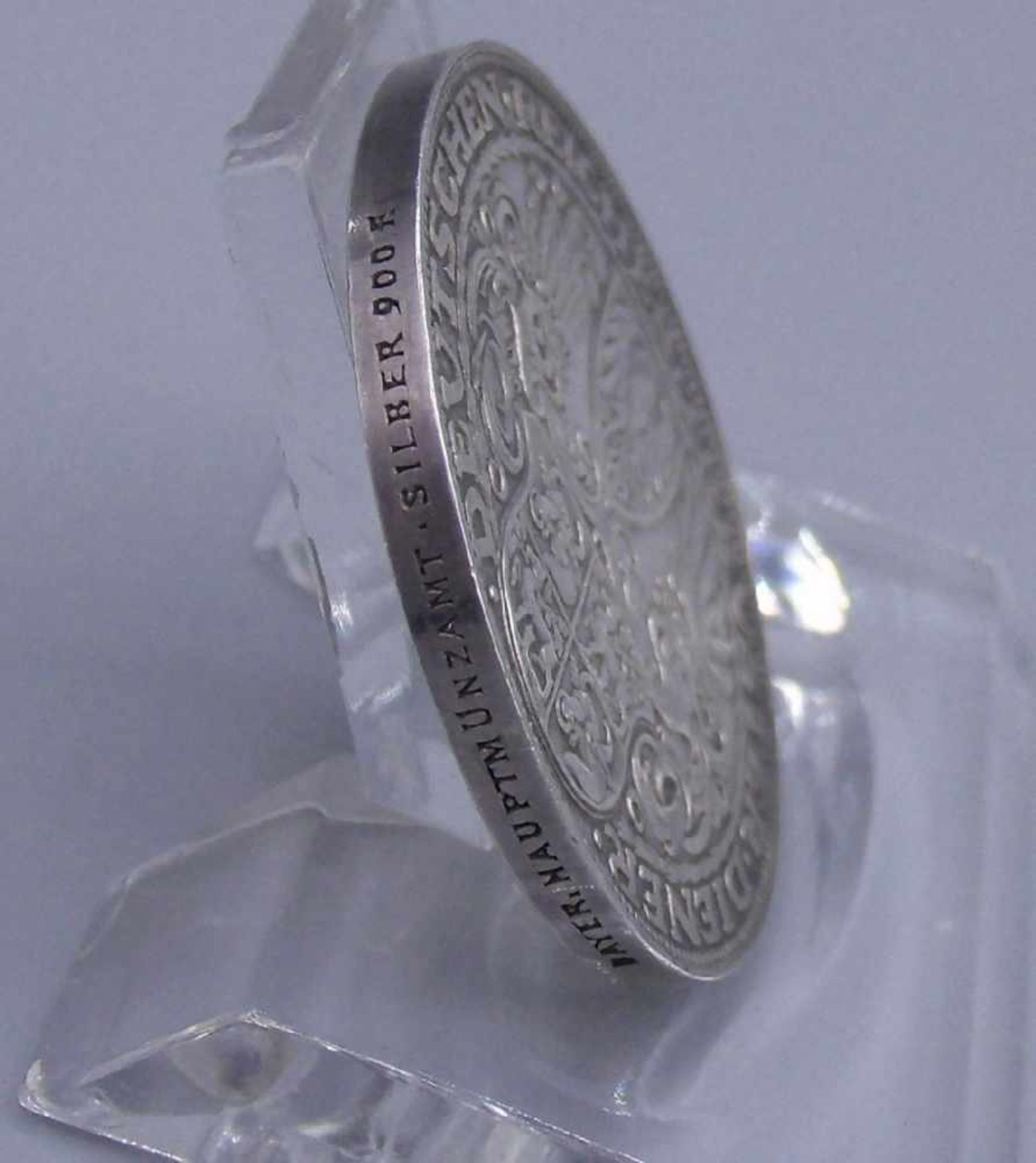 SILBER-MEDAILLE / GEDENKMÜNZE: "von Hindenburg" / silver coin, 1927, 900er Silber; avers: Porträt - Image 3 of 3