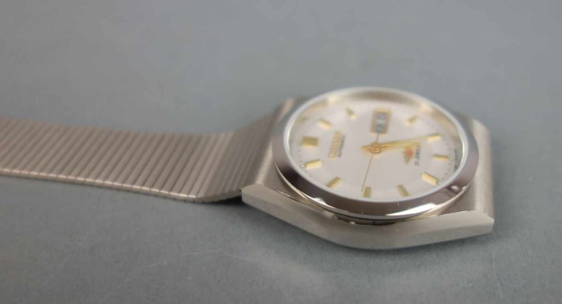 ARMBANDUHR: CITIZEN / wristwatch, 2. H. 20. Jh., Automatik. Eckgerundetes Edelstahlgehäuse an - Image 2 of 6