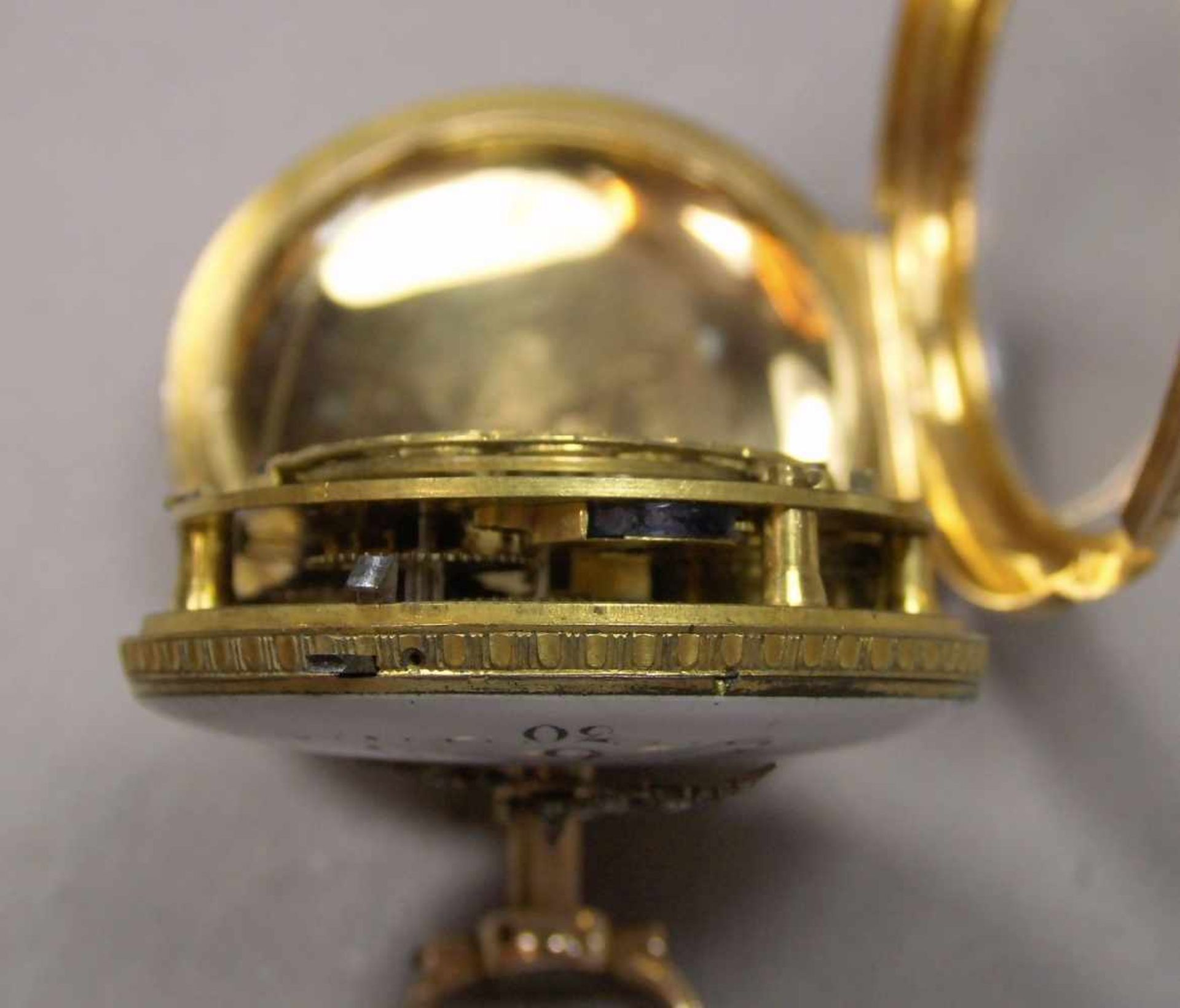 GOLDENE SPINDELTASCHENUHR / a golden pocket watch, bicolor Gold und mit französischen Punzen: - Bild 12 aus 12