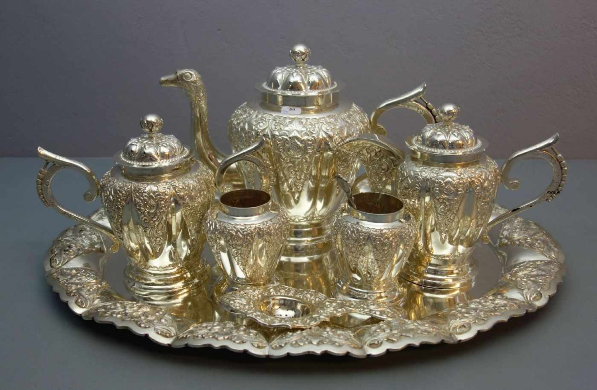 SILBERNES KERNSERVICE: 7-TEILIGES YOGYA-SERVICE / djokja silver set, 1. H. 20. Jh., Indonesien,