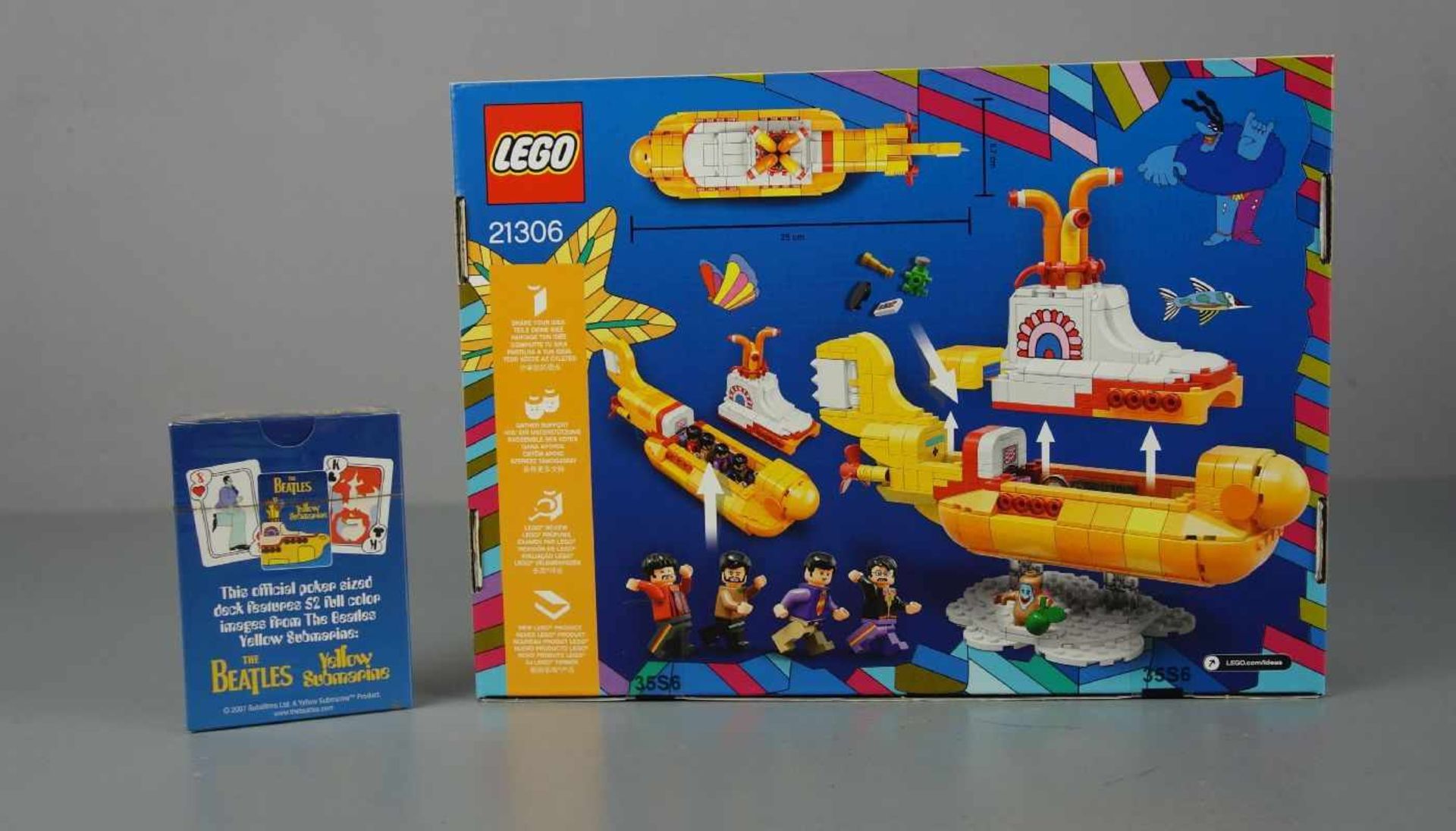 THE BEATLES MERCHANDISE / MEMORABILIA / SPIELZEUG: "Yellow Submarine" - Spielkarten und Lego U-Boot. - Image 2 of 3