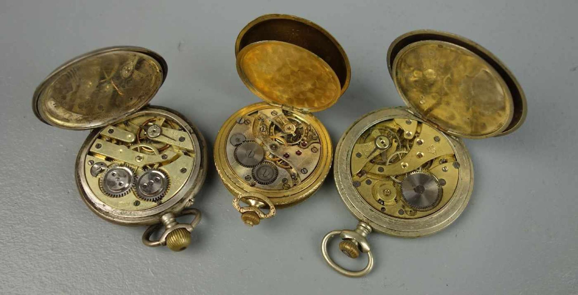 KONVOLUT TASCHENUHREN-WERKE / pocket watches, um 1900 und 1. H. 20. Jh., unterschiedliche - Image 12 of 13