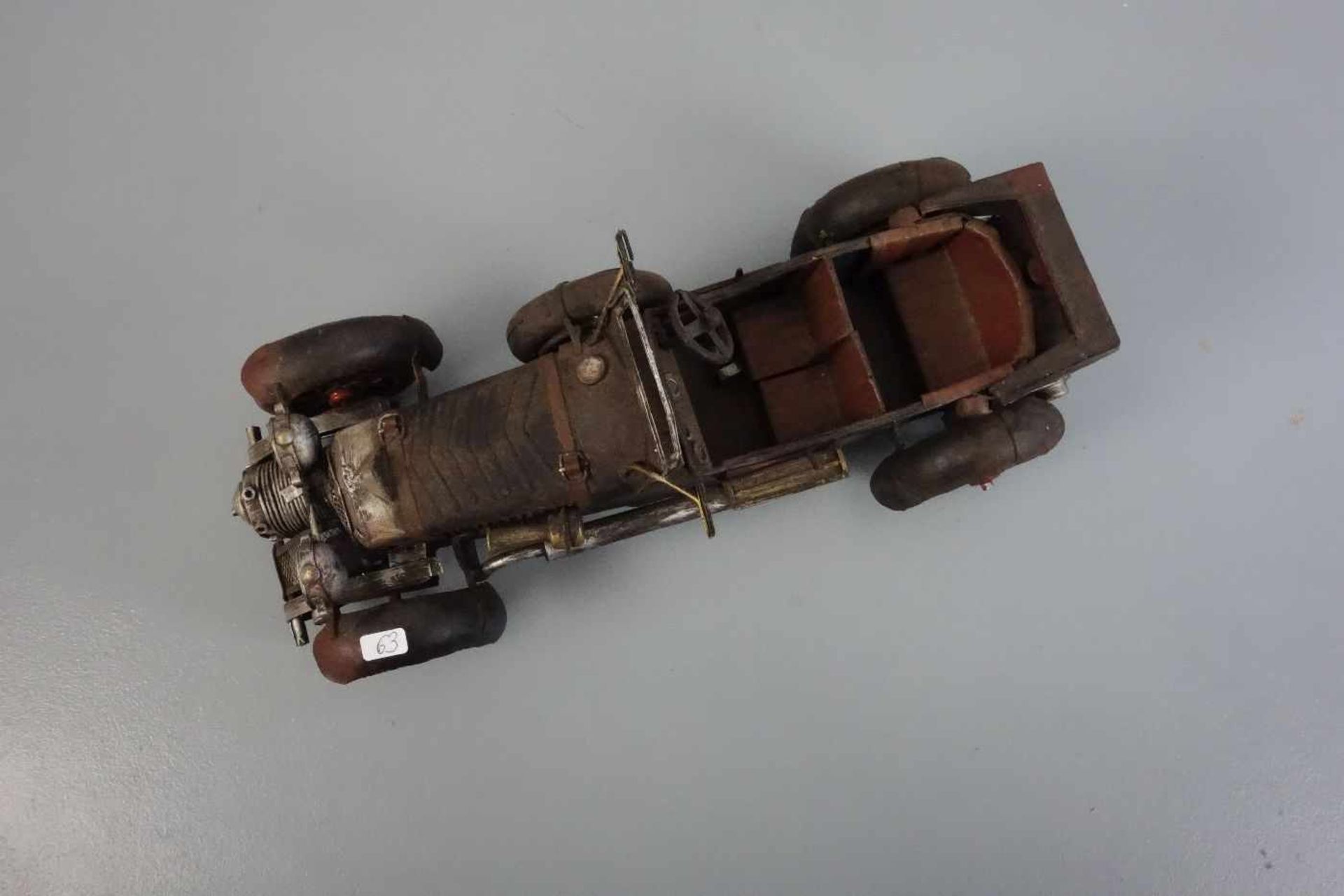 BLECHSPIELZEUG / MODELLAUTO "Oldtimer" / tin toy car, Eisenblech, teils durchbrochen gearbeitet - Image 2 of 5