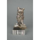 GROSSE SILBERNE VOLLPLASTISCHE EULE AUF EINEM BUCH / silver owl figure, 20. Jh., Sterlingsilber, 331