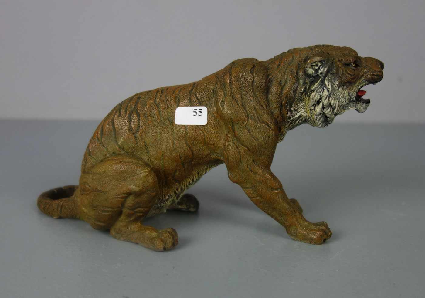 WIENER BRONZE: "Tiger", Bronze, 20. Jh., naturalistisch gearbeiteter sitzender und fauchender