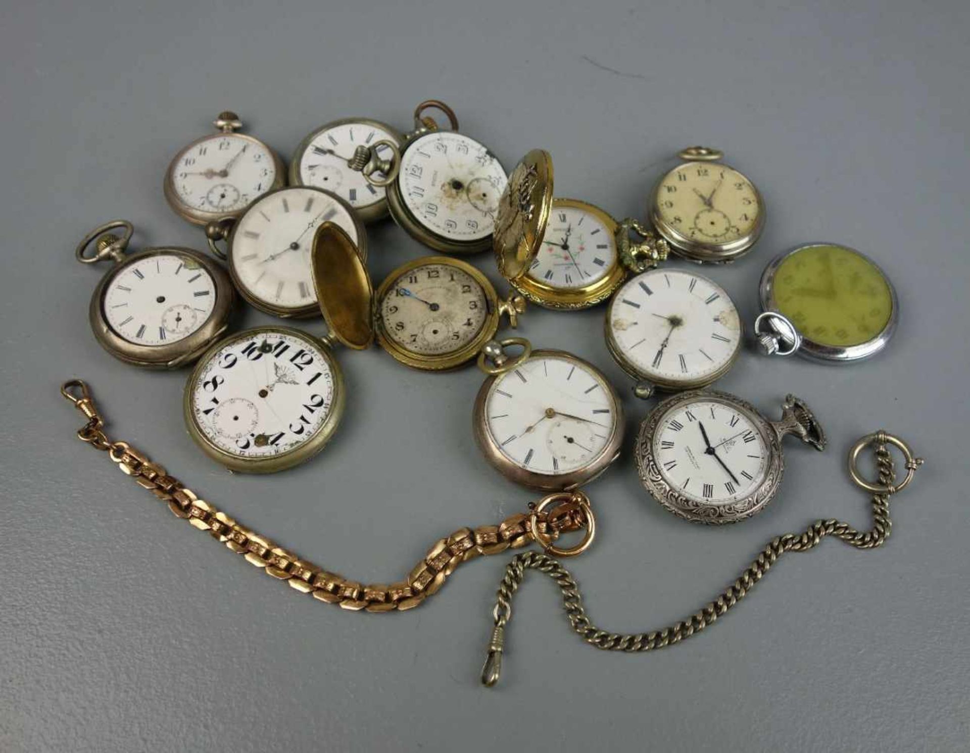 KONVOLUT TASCHENUHREN-WERKE / pocket watches, um 1900 und 1. H. 20. Jh., unterschiedliche