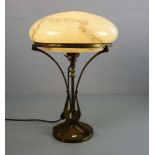 JUGENDSTIL - LAMPE / TISCHLAMPE / art nouveau lamp, um 1900. Messingfarbenes Metall, einflammig