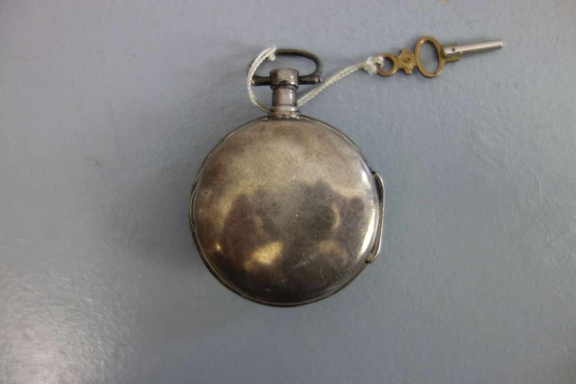 SPINDELTASCHENUHR / pocket watch, 2. Hälfte 19. Jh., offene Form, Silbergehäuse mit Acrylglas. - Image 2 of 3