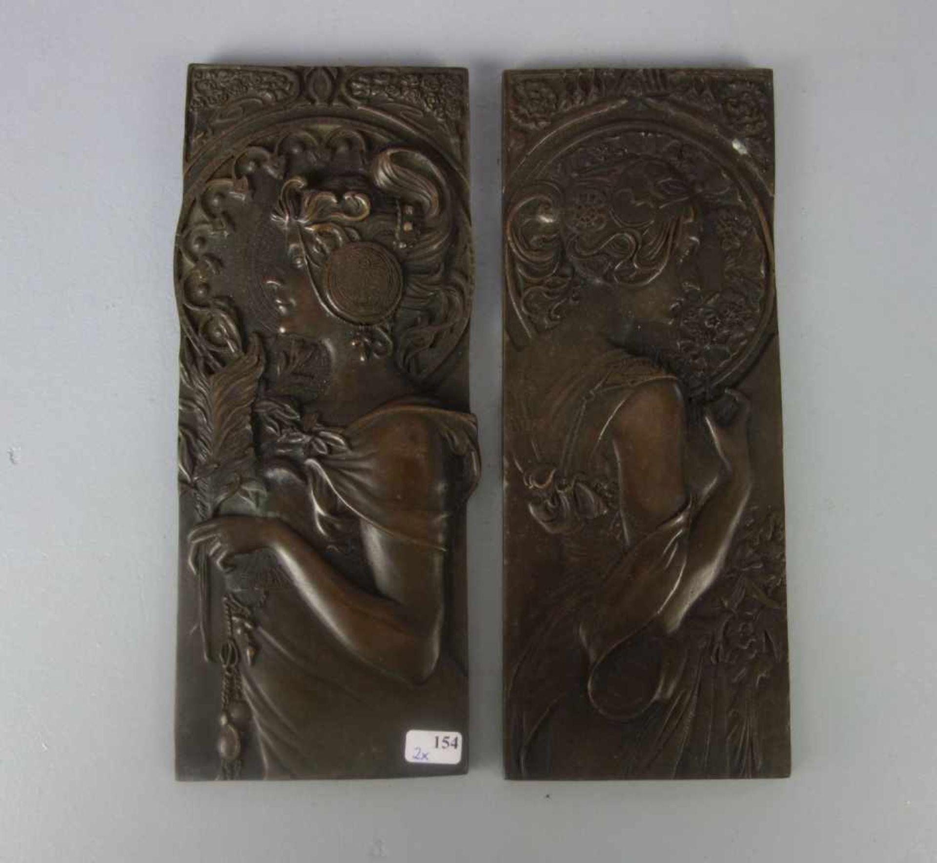 MUCHA, ALFONS (1860-1939), Bronzereliefs: "La Primavere" (Die Schlüsselblume) und "La Plume" (Die