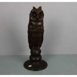 BILDHAUER / BILDSCHNITZER DES 20. JH., Skulptur: "Eule" / wooden sculpture: "owl", Nadelholz,