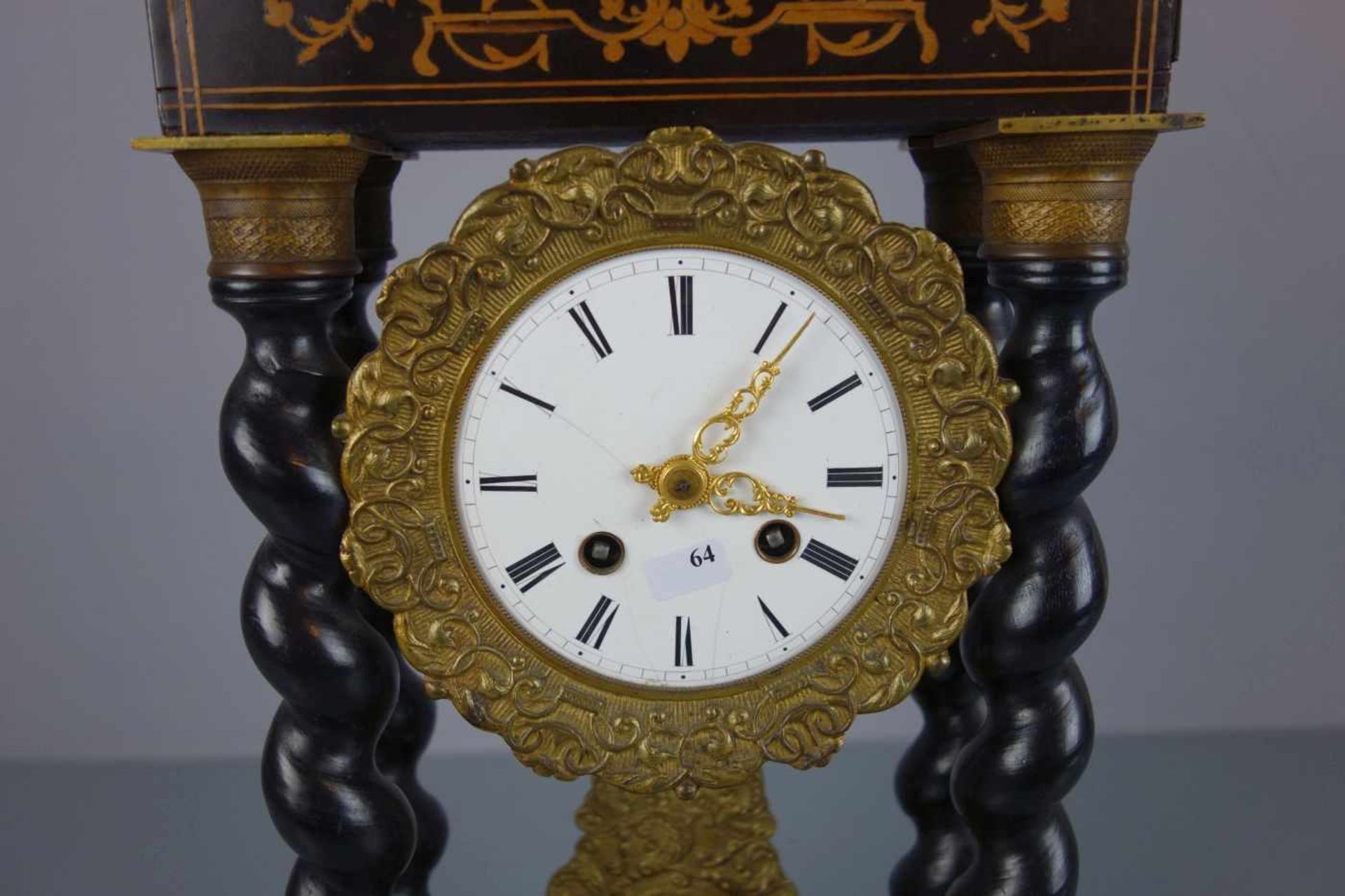 PORTALUHR / PENDULE / fire place clock im Architekturaufbau im ebonisierten Gehäuse, 2. Hälfte 19. - Image 2 of 6