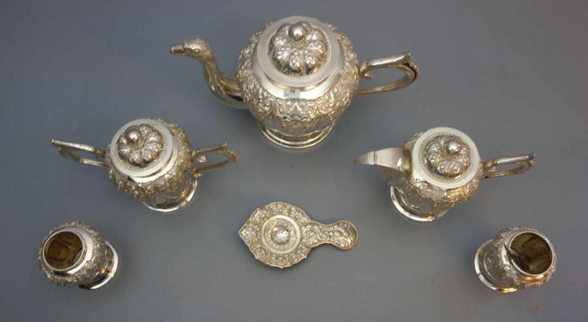 SILBERNES KERNSERVICE: 7-TEILIGES YOGYA-SERVICE / djokja silver set, 1. H. 20. Jh., Indonesien, - Bild 6 aus 7