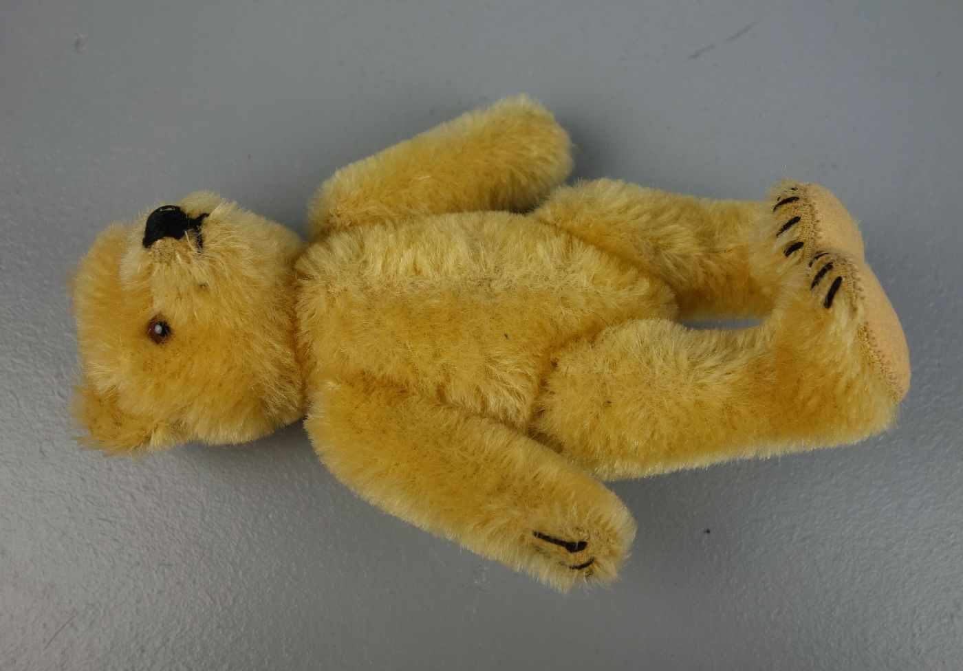 PLÜSCHTIERE / PLÜSCHFIGUREN: 3 Steiff-Teddys / Teddybären / teddy bears, 20. Jh., Manufaktur Steiff. - Image 2 of 11
