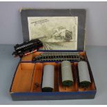 BLECHSPIELZEUG / EISENBAHN-SET: Dampflok-Set im Karton / tin toy railway, um 1950, Manufaktur