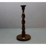 LEUCHTER / TISCHLEUCHTER / candle stand, Eschenholz, braun lasiert. Profilierter Rundstand, unten